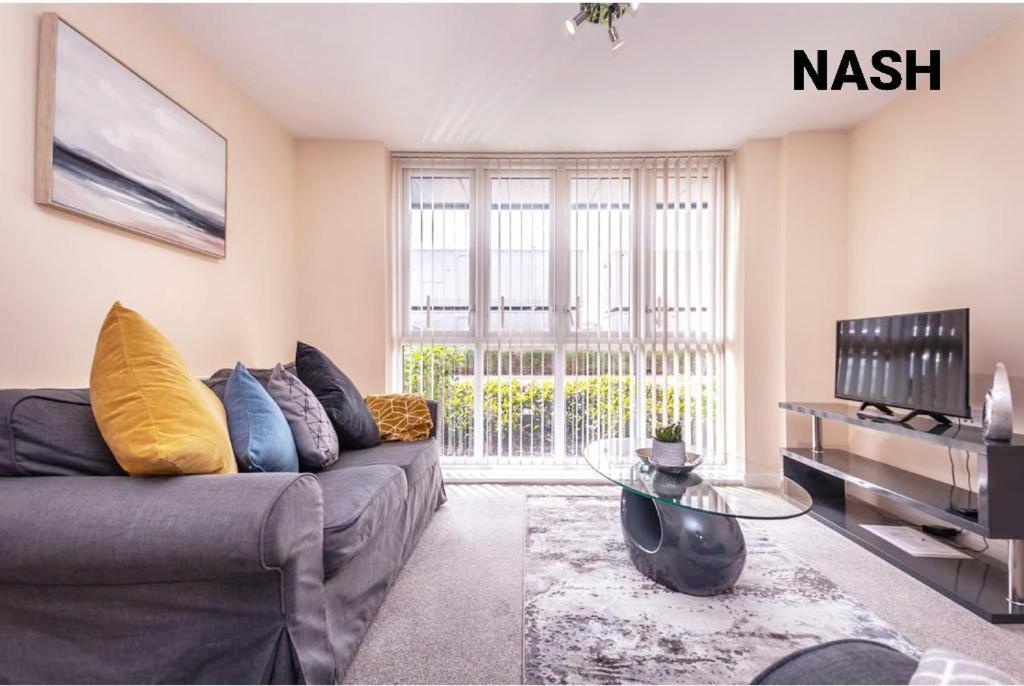 Stylish 2 Bedroom Apartment-Short Term Lets & Serviced Accomodation Ридинг Экстерьер фото