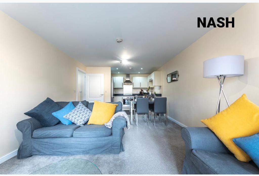 Stylish 2 Bedroom Apartment-Short Term Lets & Serviced Accomodation Ридинг Экстерьер фото